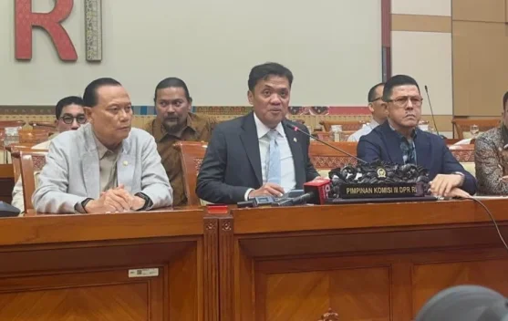 Solving Problems: DPR Luncurkan Buku Anotasi KUHAP, Jadi Pedoman Memahami Aturan Baru