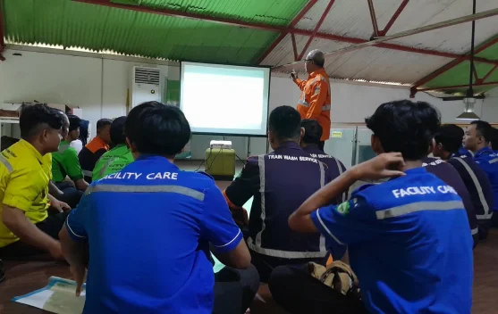 KAI Services Gelar Pembinaan K3 untuk 20 Petugas di Yogyakarta