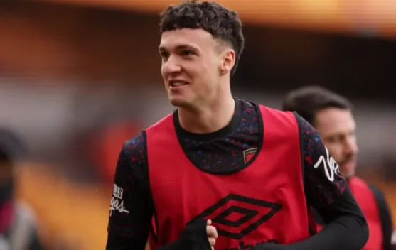 Facing Challenges: Fiorentina Pinjam Alex Jimenez dari Bournemouth