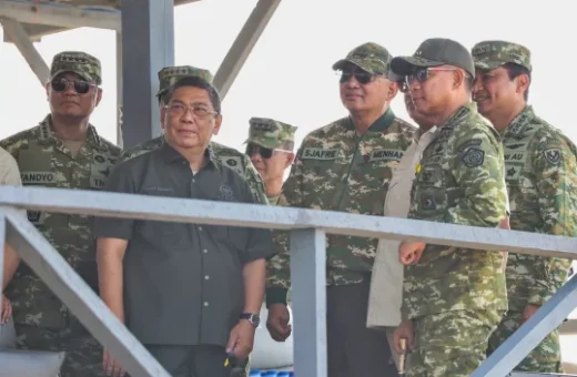 Menhan Sjafrie Tinjau Langsung Latihan Operasi TNI di Dabo Singkep, Kepulauan Riau