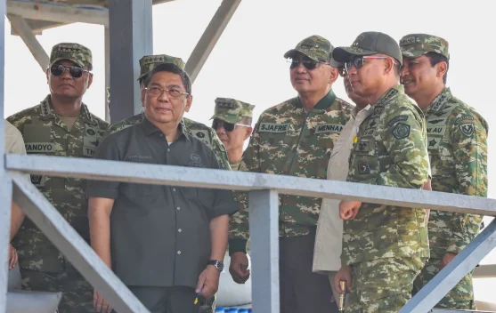 Menhan Sjafrie Tinjau Langsung Latihan Operasi TNI di Dabo Singkep, Kepulauan Riau