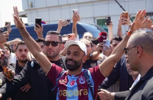 Salah Tiba di Istanbul, Suporter Trabzonspor Sambut Meriah