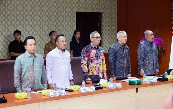Menteri Nusron Ajak Pemda Percepat Sertipikasi Tanah Rumah Ibadah di NTT
